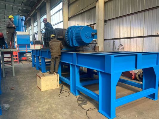 Multifunktioneel 110 kW vermogen Plastic Crusher Machine voor het recyclen van legeringsmaterialen