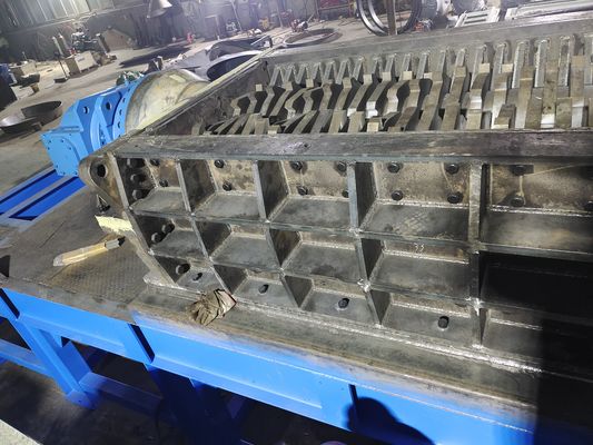 Grote stroafmachine voor huishoudelijk afval met een vermogen van 110 kW